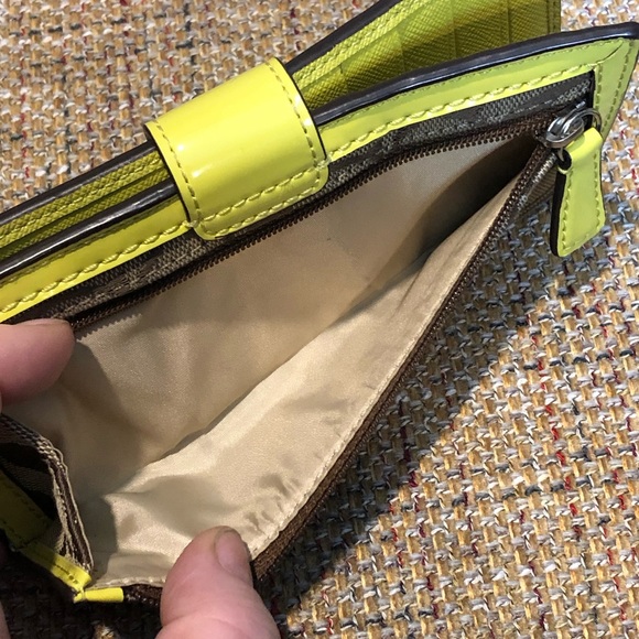 COACH Legacy Signature Slim Turn Lock Closure Trifold Wallet Neon Yellow Trim - Picture 7 of 17